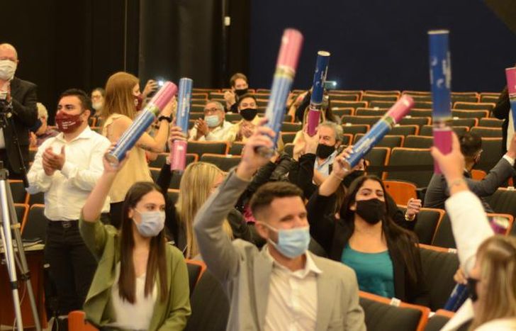 La ceremonia fue transmitida por YouTube.