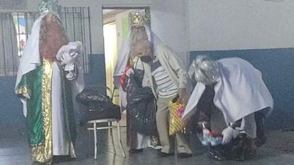 Entregaron diversos regalos. Entregaron diversos regalos.