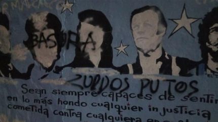 El mural, escrachado.
