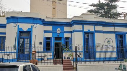 Efectivos de la Comisaría 1ª de Lomas atraparon a los delincuentes.