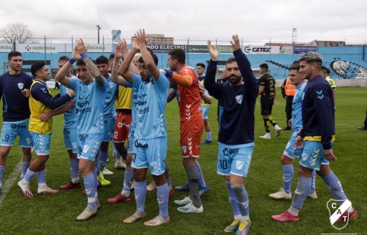 El Gasolero celebra su recuperación.