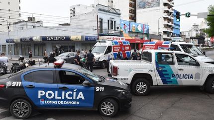 La Policía, Emergencias Lomas y Tránsito trabajaron en el lugar. La Policía, Emergencias Lomas y Tránsito trabajaron en el lugar.
