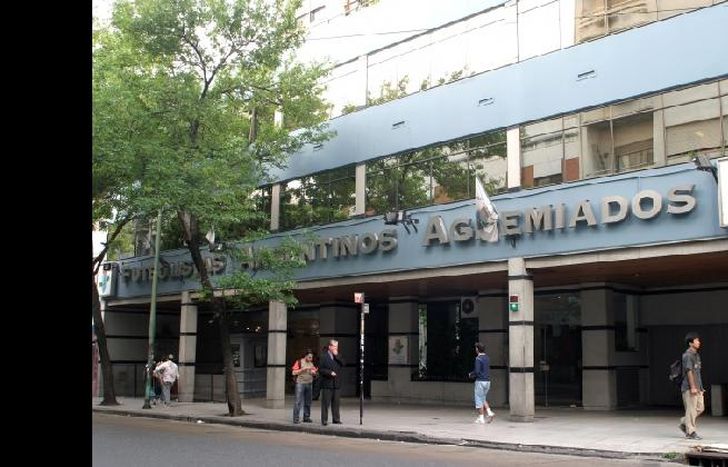 Los jugadores están preocupados por su economía y su salud.
