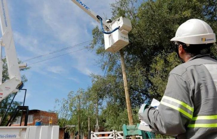 Más de 1.200 hogares de Lomas pasan el domingo sin luz.
