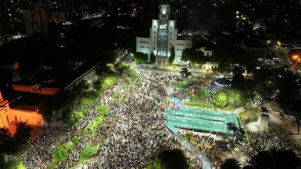 La Plaza Grigera, repleta de familias, un clásico que se repite.