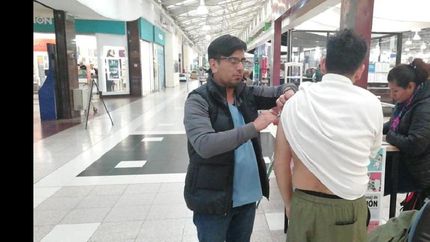 unos 2 mil vecinos se vacunaron  contra la gripe en supermercados