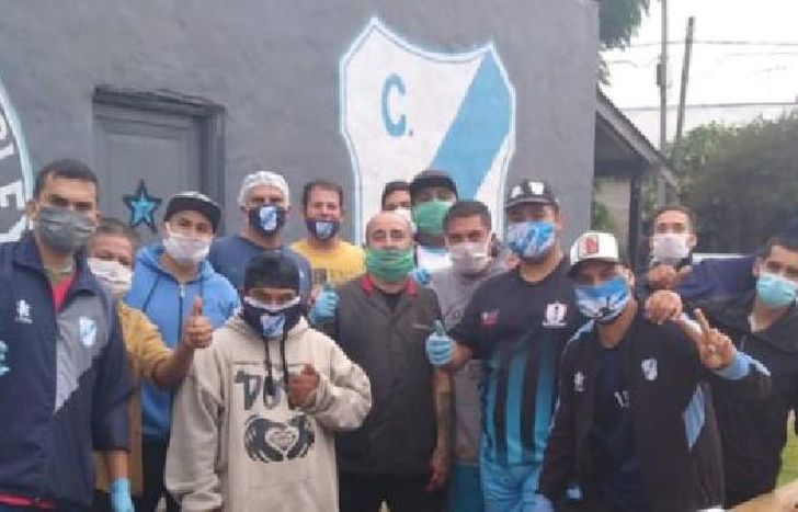 Están todos los viernes en Sarratea y sastre.