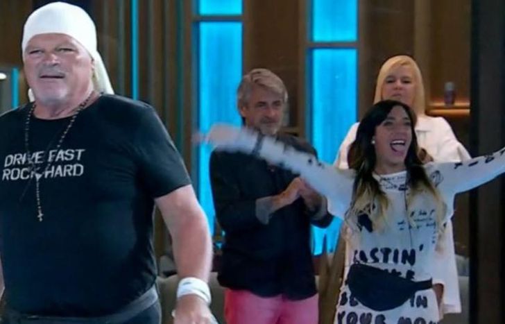 Alfa, dejando la casa.