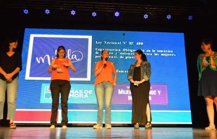 El encuentro se realizó en el Teatro del Municipio.