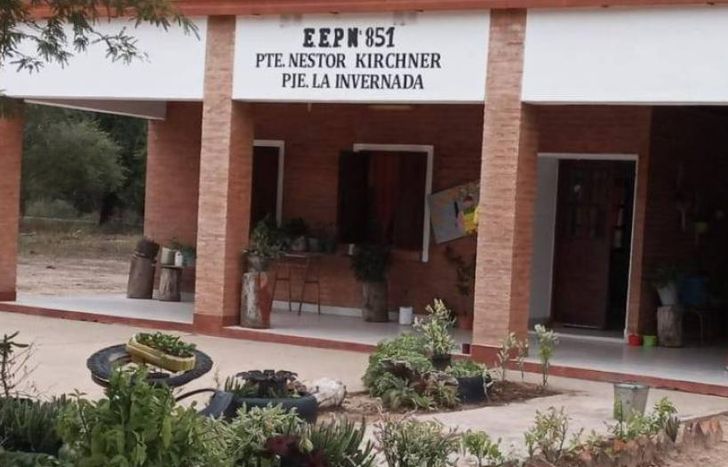 Para ayudar a escuelas rurales con una mínima currícula.
