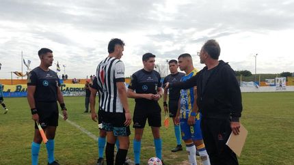 Saludo de capitanes en el Predio Cacique.