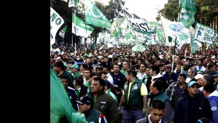 comienza la concentracion por la marcha opositora