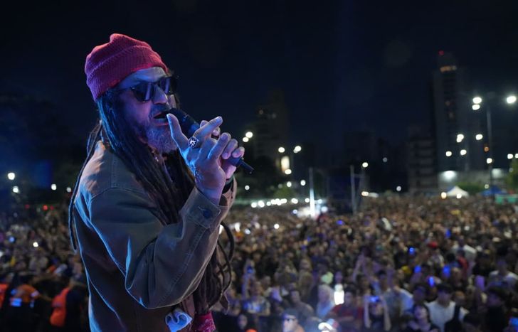 Nonpalidece cerró el festival por Navidad en la Plaza Grigera.