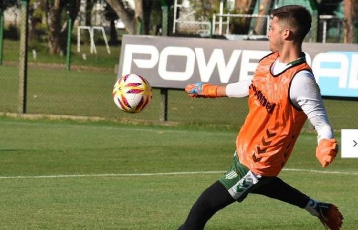 Facundo Cambeses corre con ventaja para ser el titular del arco de Banfield.