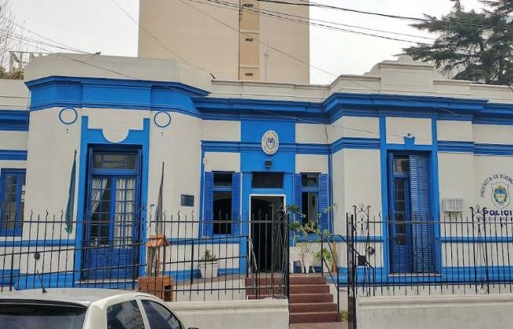 Efectivos de la Comisaría 1ª de Lomas atraparon a los delincuentes.