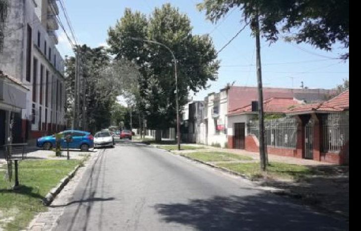 el corte afecta a los vecinos de la calle villegas al 6700.