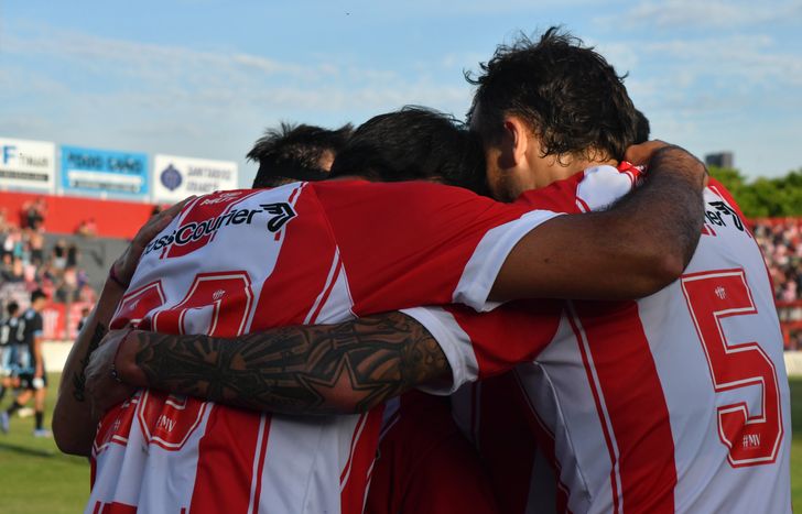 Talleres de Escalada logró su primer triunfo en el campeonato.