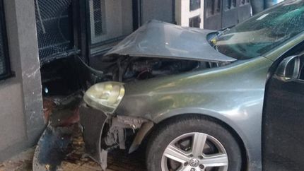 Así quedó el auto tras el impacto.