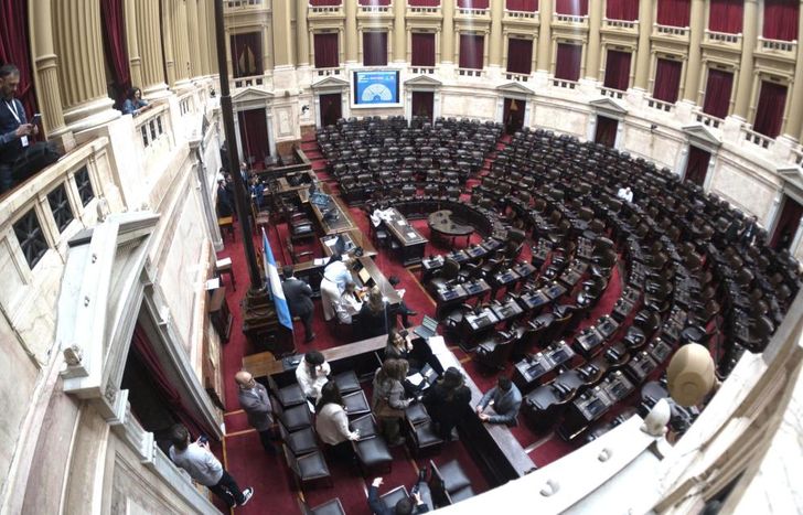 El recinto quedó vacío.