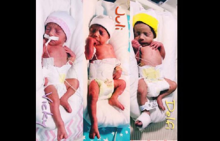 la presentación oficial de las trigemelas.