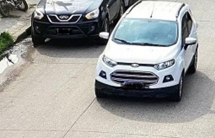 El auto robado en Lomas.