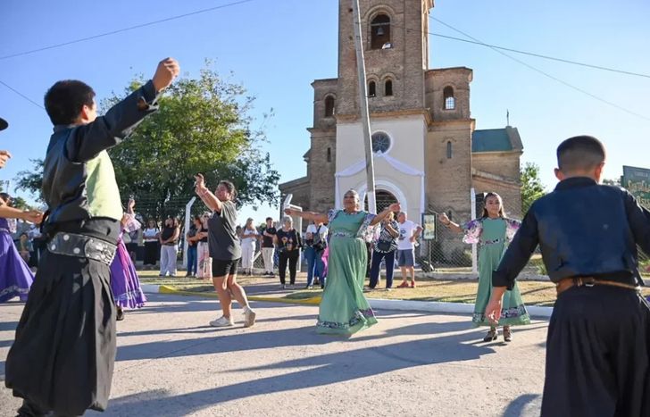 Domselaar celebrará su 161° aniversario con feria, música y actividades.