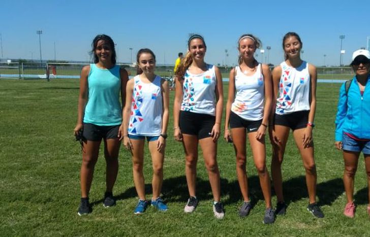 Las chicas de Lomas, tras competir en el Parque Olímpico.