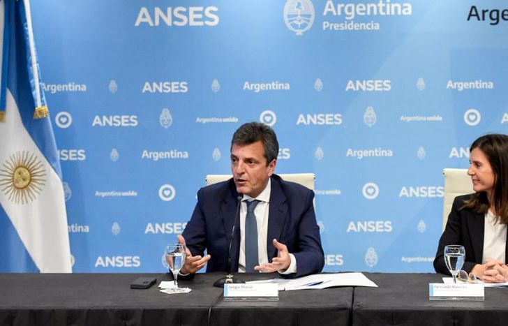 Massa y Raverta hicieron el anuncio.