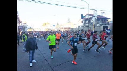 Alrededor de 800 personas participaron de la carrera.