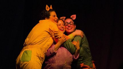 Los tres chanchitos, en Las Nobles Bestias.