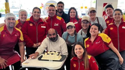 La foto causó una revolución en las redes sociales: los vecinos celebraron el gesto de los empleados.