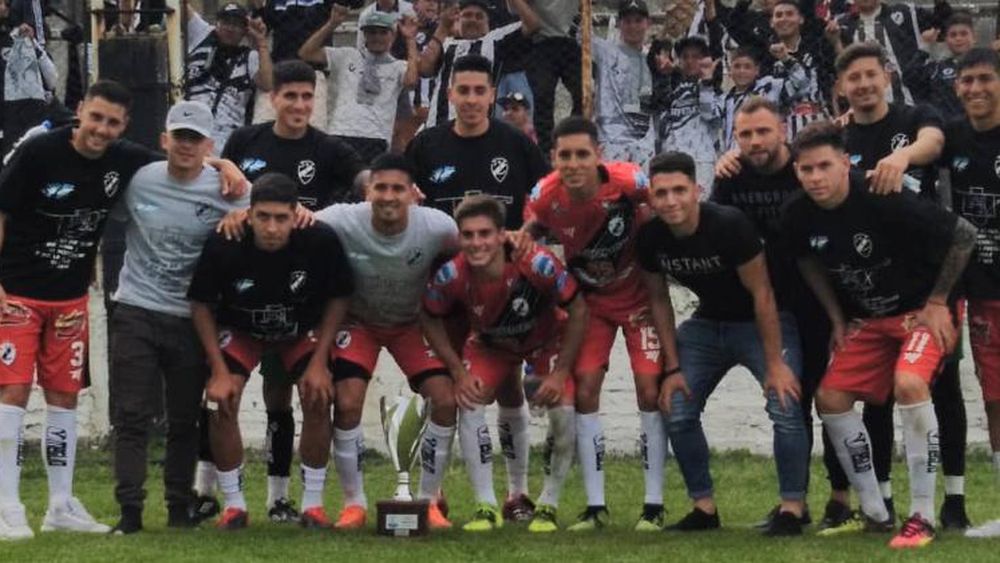 Claypole frenó la racha ganadora, pero sigue sin perder