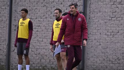 Mauricio Pellegrino mete mano en la formación de Lanús.
