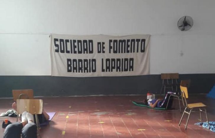 La sociedad de fomento se dedica a ayudar a los vecinos.