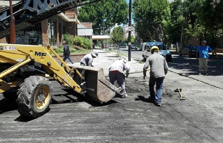 los trabajos incluirán el bacheo en hormigón y la colocación de carpeta asfáltica.