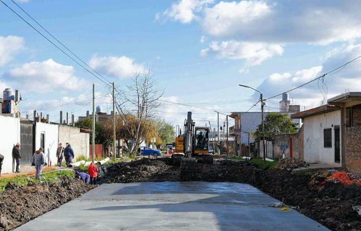 El objetivo es terminar con las calles de tierra.