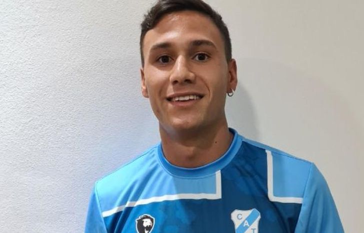 El delantero viene a reforzar el ataque del Celeste.