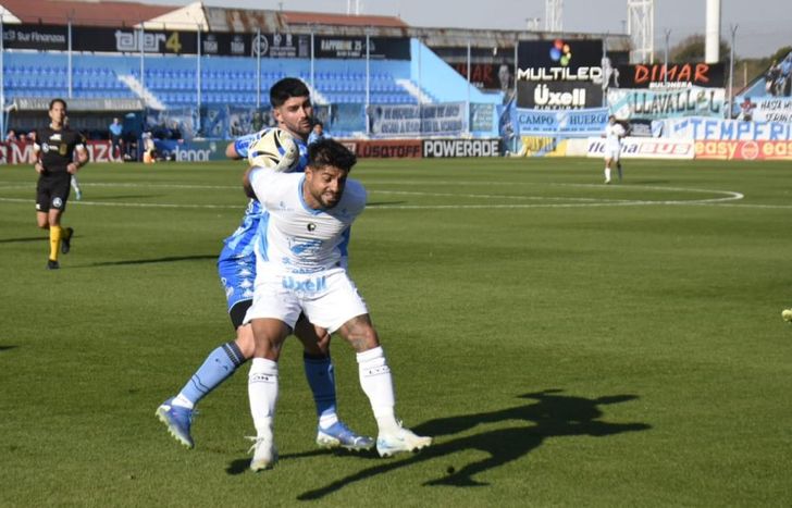 El Gasolero y el Candombero no se sacan diferencias en el Alfredo Beranger.