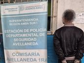 El delincuente detenido estaba prófugo por un robo en Lomas de Zamora. El delincuente detenido estaba prófugo por un robo en Lomas de Zamora.