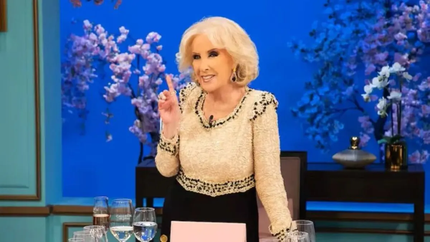 Mirtha Legrand comenzó a mandar las invitaciones ella misma por WhatsApp.