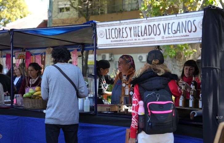 El mercado despide el año con una edición especial en Banfield.