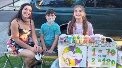 Cami estuvo acompañada por su mamá y su hermanito.