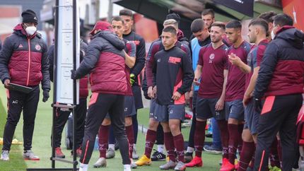 Zubeldía tuvo que rearmar la defensa. Zubeldía tuvo que rearmar la defensa.