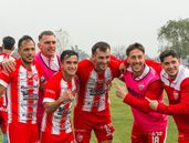 Talleres golea a Camioneros y se sube a la cima en la Primera B.