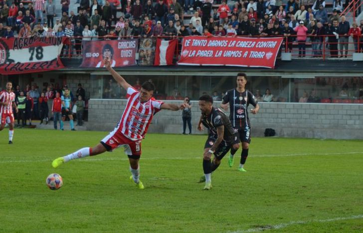 Lautaro Villegas es una de las piezas desequilibrantes de Talleres de Escalada.