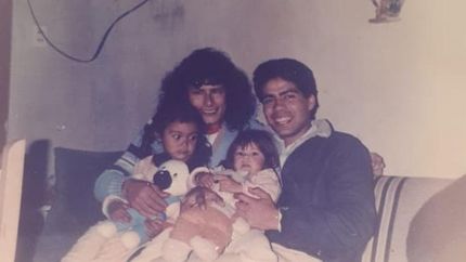 Pedro Cabrera, el papá de Walter, vestido con una campera negra.