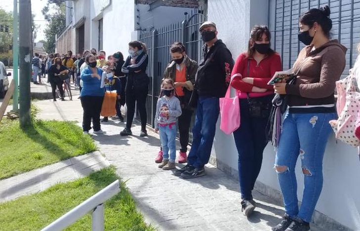 Bajo un estricto protocolo.