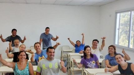 los docentes de la secundaria N°34 están chochos con las nuevas aulas y mobiliario.
