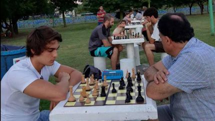 El ajedrez de Temperley se hace su lugar en el Finky. El ajedrez de Temperley se hace su lugar en el Finky.