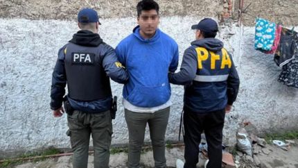 El presunto padrastro abusador está detenido.